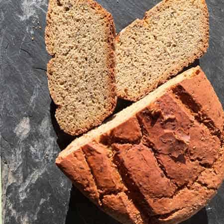 Pain aux graines de chanvre